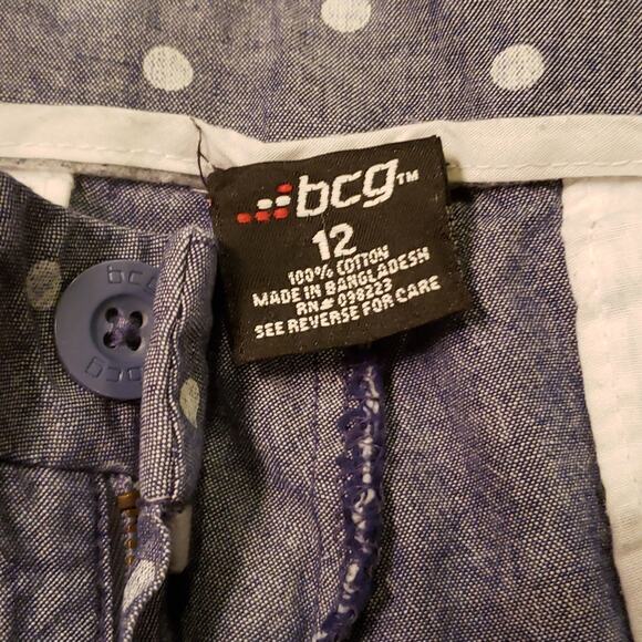 .BCG Women's pocket shorts. 2 front 2 back pockets. Size 12 Chambray blue color - Picture 5 of 6